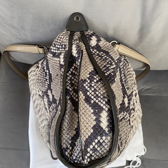 Coach Madison collection handbag. Rare colorway - Picture 5 of 7